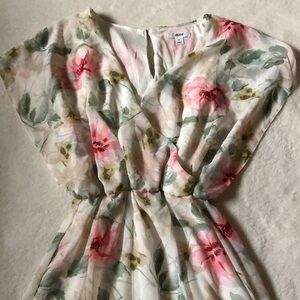 🌸 NWT Floral Chiffon Flutter Sleeve Dress